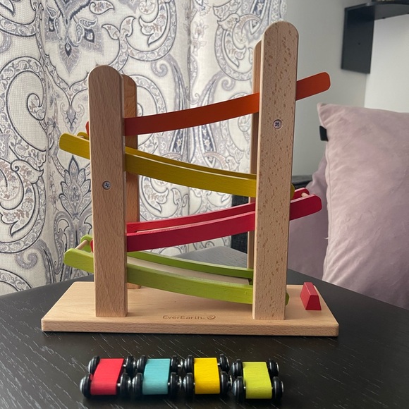 Earth Vibrant Wooden Ramp Racer - Picture 2 of 3